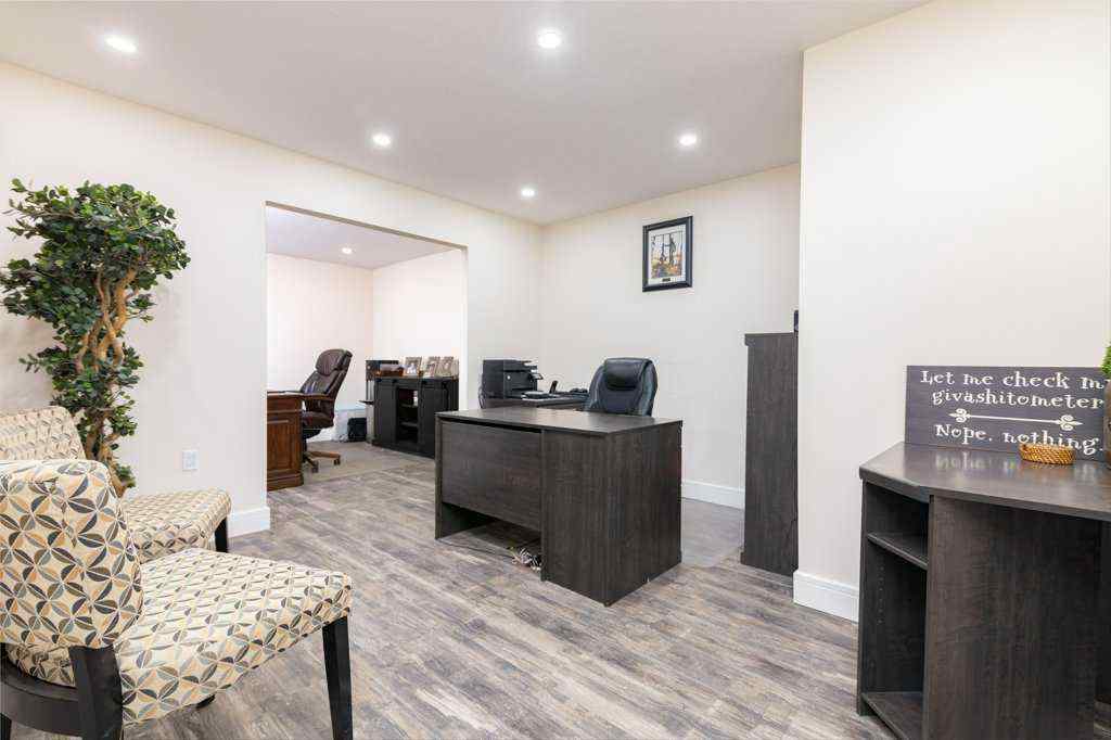 MLS® A2213077 - 4911 50 Avenue   in NONE Eckville, Commercial
