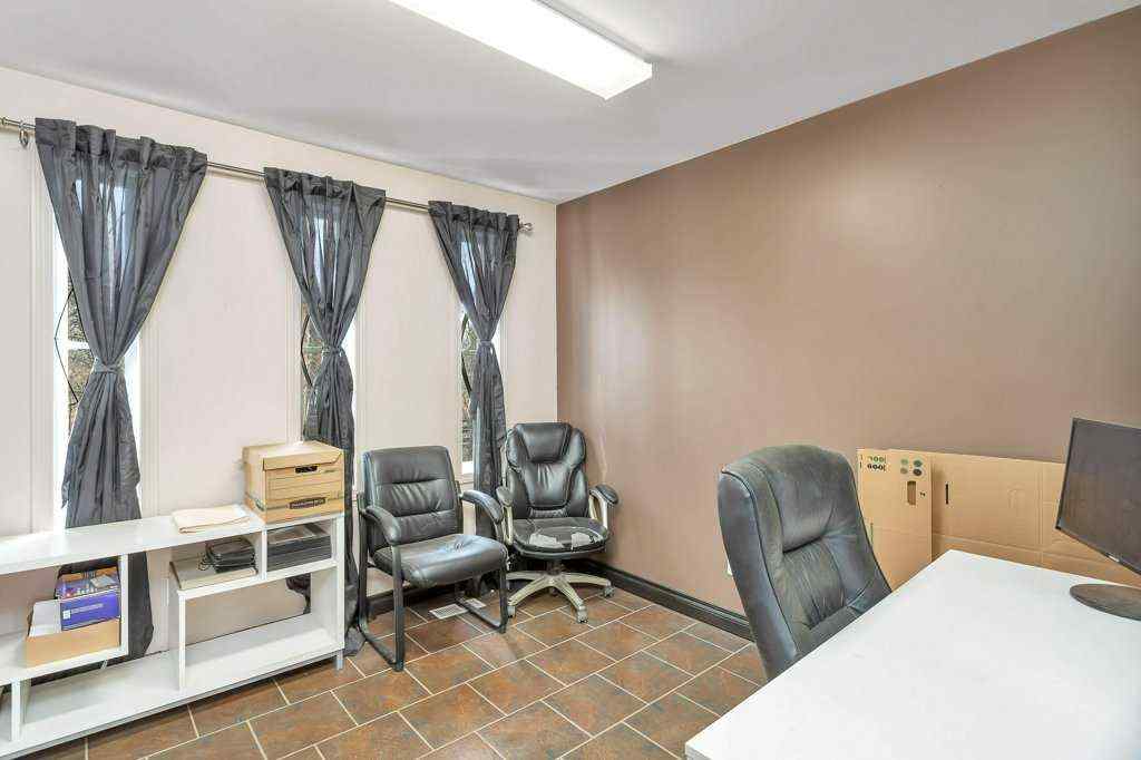 MLS® A2213081 - 4907 and 4911 50 Avenue   in NONE Eckville, Commercial