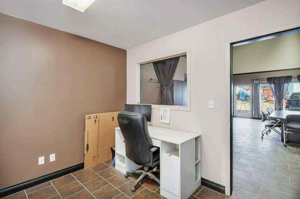 MLS® A2213081 - 4907 and 4911 50 Avenue   in NONE Eckville, Commercial