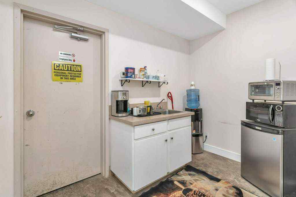 MLS® A2213081 - 4907 and 4911 50 Avenue   in NONE Eckville, Commercial