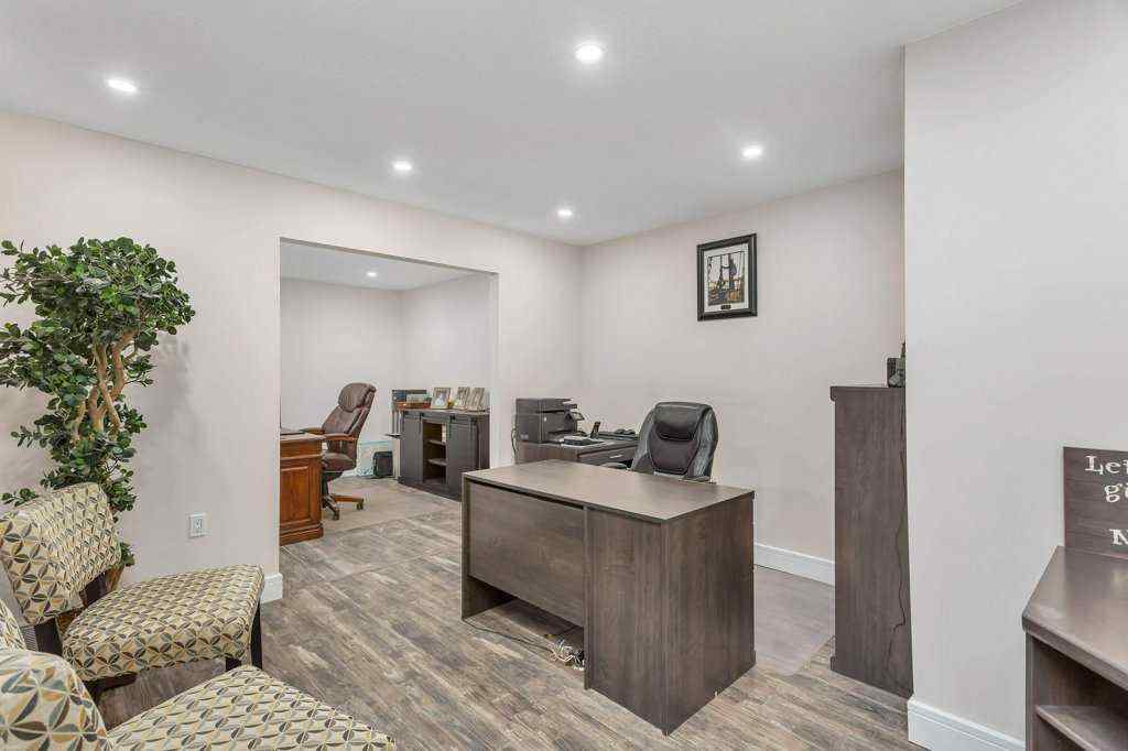 MLS® A2213081 - 4907 and 4911 50 Avenue   in NONE Eckville, Commercial
