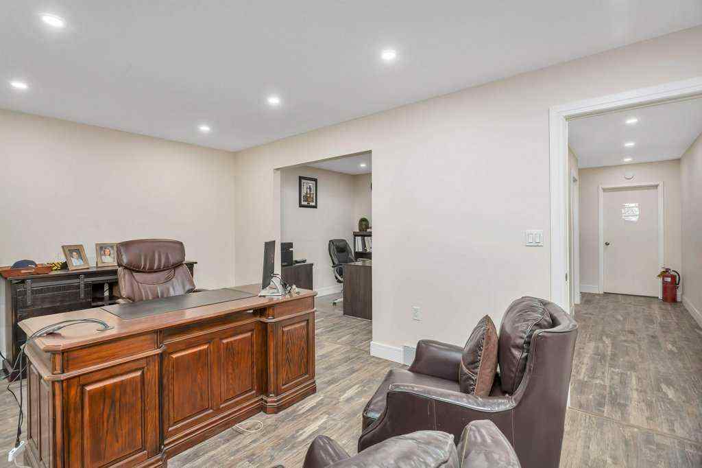 MLS® A2213081 - 4907 and 4911 50 Avenue   in NONE Eckville, Commercial