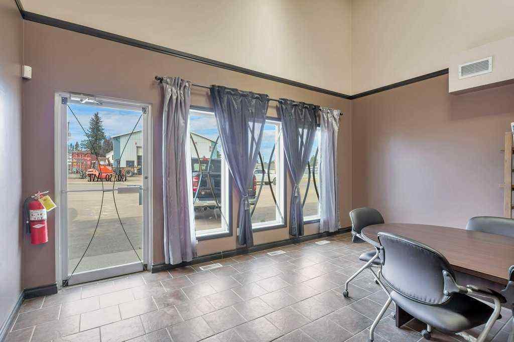 MLS® A2213081 - 4907 and 4911 50 Avenue   in NONE Eckville, Commercial
