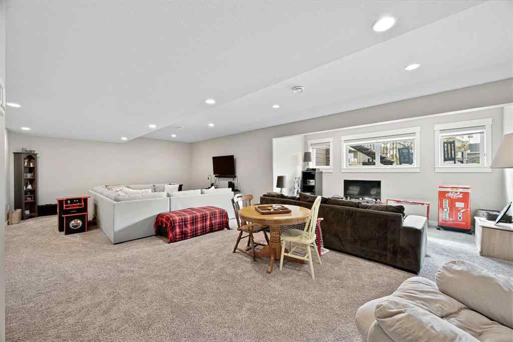 MLS® A2213132 - 6305 20A Street Close  in Lakeside Lloydminster, Residential