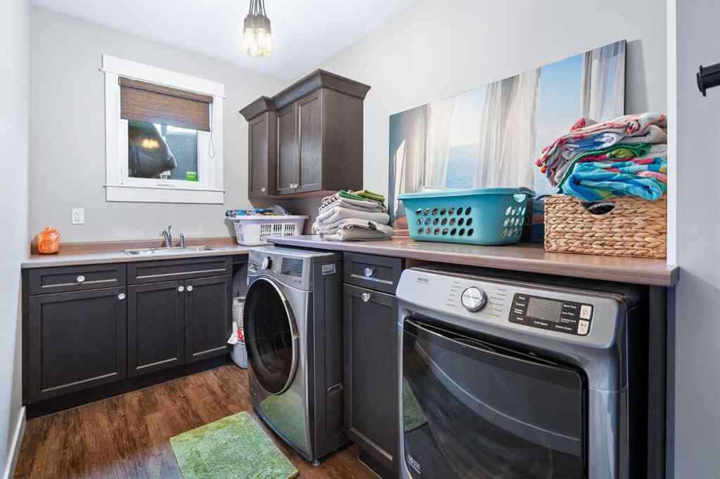 MLS® A2213132 - 6305 20A Street Close  in Lakeside Lloydminster, Residential