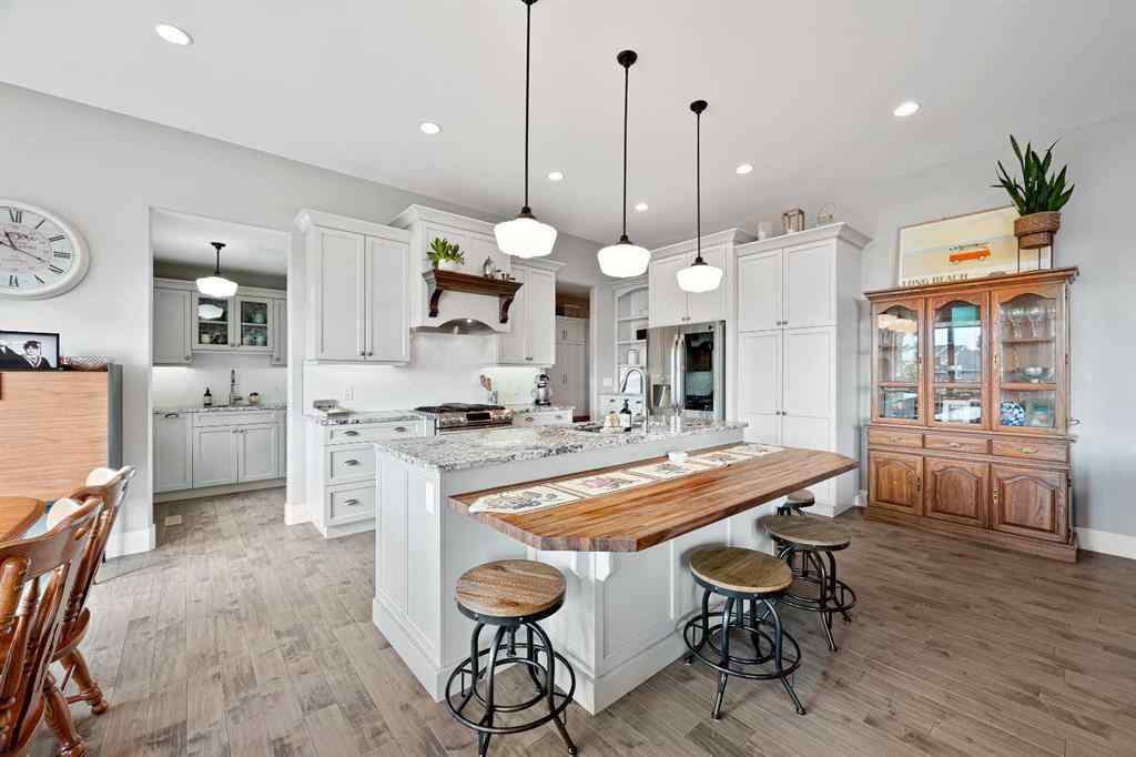 MLS® A2213132 - 6305 20A Street Close  in Lakeside Lloydminster, Residential