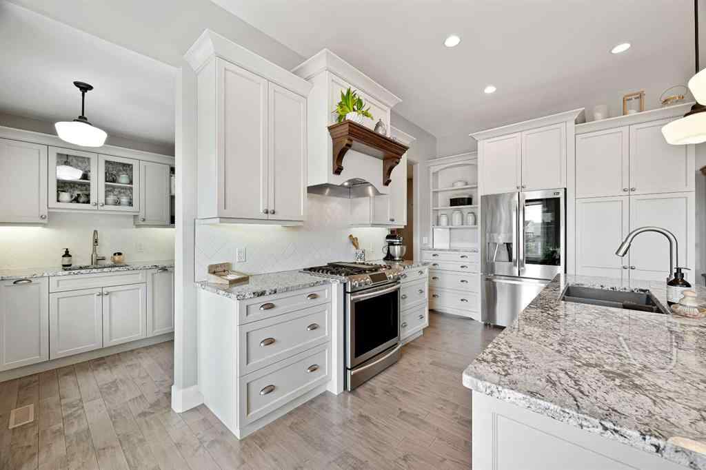 MLS® A2213132 - 6305 20A Street Close  in Lakeside Lloydminster, Residential