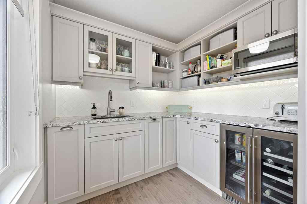 MLS® A2213132 - 6305 20A Street Close  in Lakeside Lloydminster, Residential