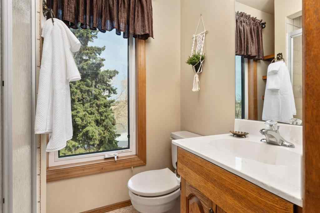 MLS® A2213186 - 4211 69 Street  in Duggan Park Camrose, Residential