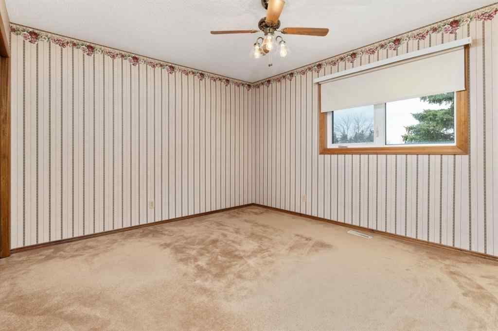 MLS® A2213186 - 4211 69 Street  in Duggan Park Camrose, Residential