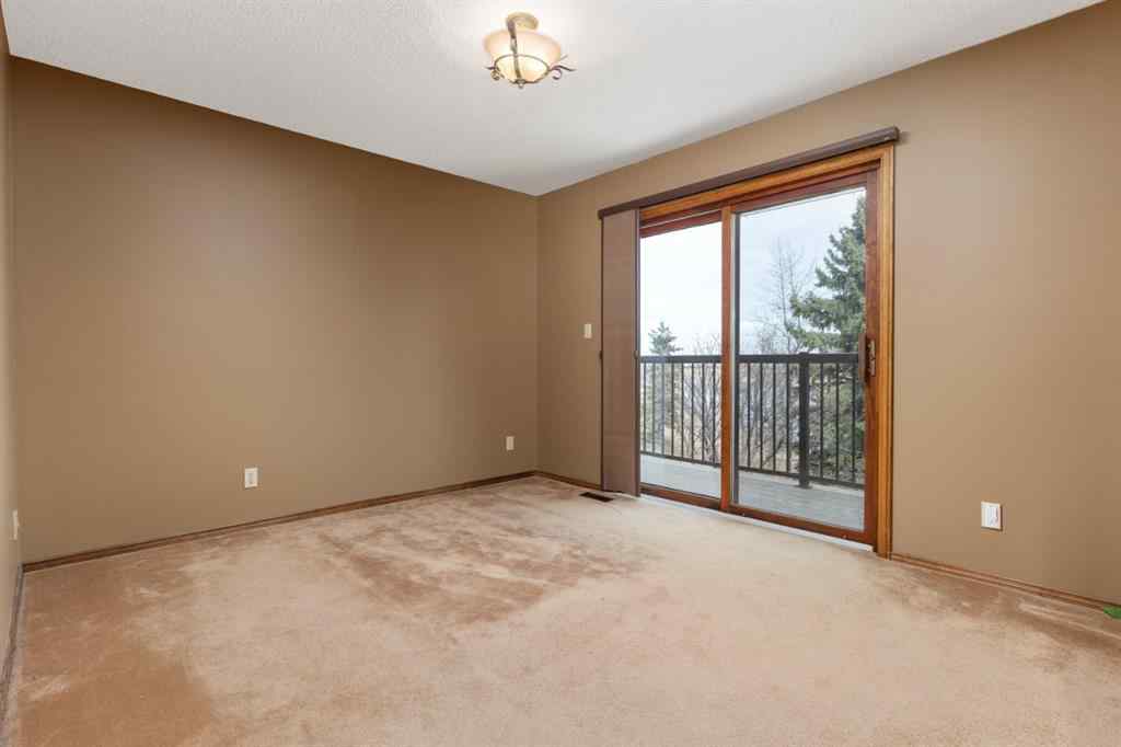 MLS® A2213186 - 4211 69 Street  in Duggan Park Camrose, Residential