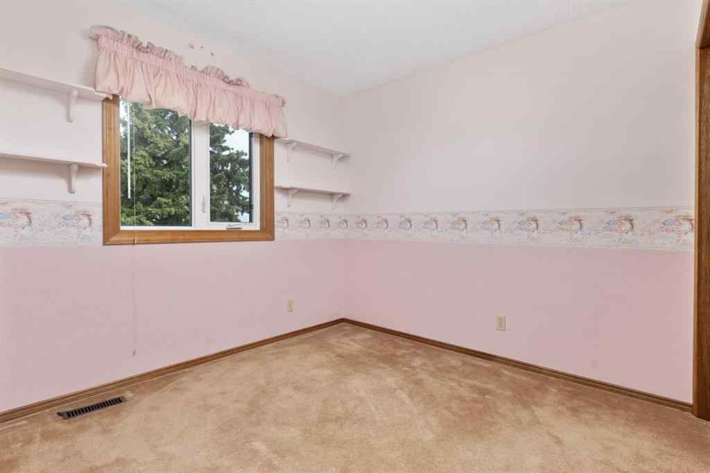 MLS® A2213186 - 4211 69 Street  in Duggan Park Camrose, Residential