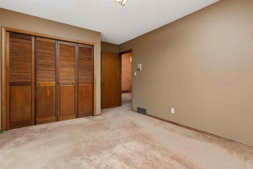 MLS® A2213186 - 4211 69 Street  in Duggan Park Camrose, Residential