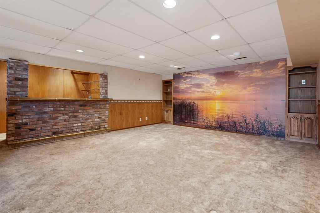 MLS® A2213186 - 4211 69 Street  in Duggan Park Camrose, Residential