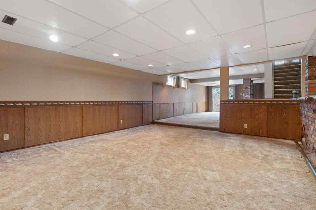 MLS® A2213186 - 4211 69 Street  in Duggan Park Camrose, Residential