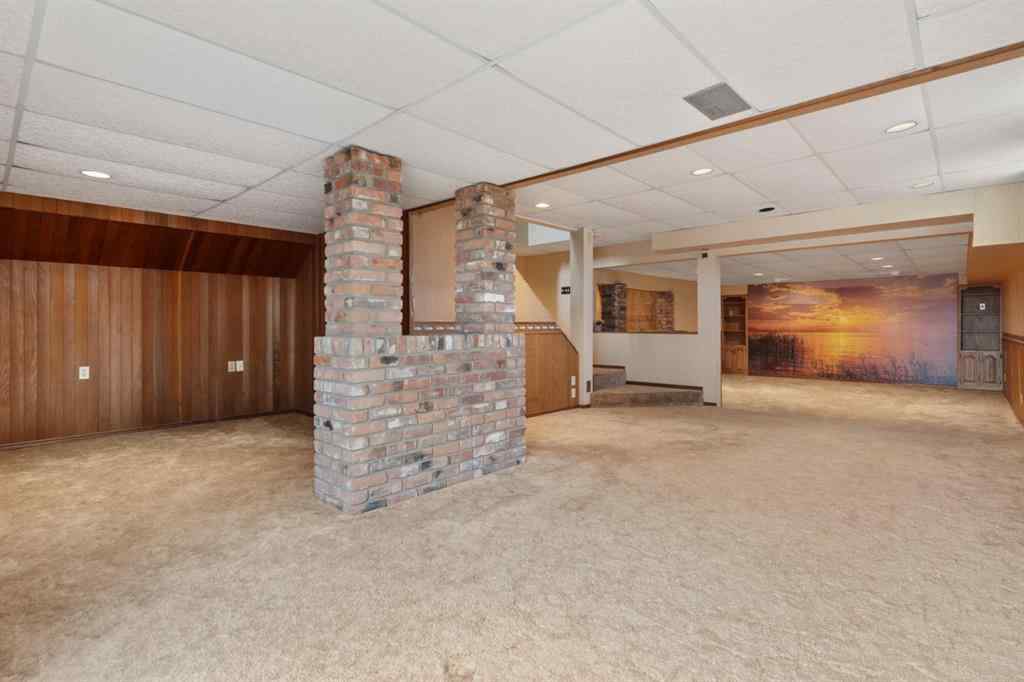MLS® A2213186 - 4211 69 Street  in Duggan Park Camrose, Residential