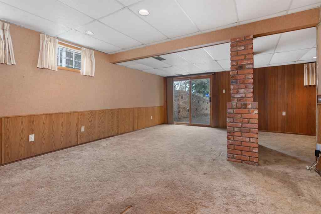 MLS® A2213186 - 4211 69 Street  in Duggan Park Camrose, Residential