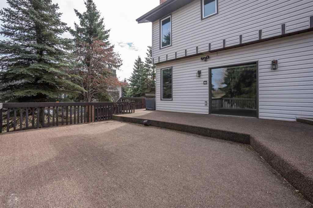 MLS® A2213186 - 4211 69 Street  in Duggan Park Camrose, Residential