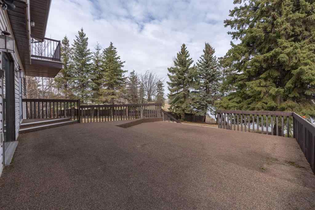MLS® A2213186 - 4211 69 Street  in Duggan Park Camrose, Residential