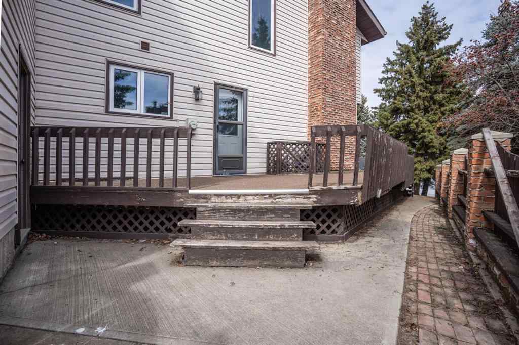 MLS® A2213186 - 4211 69 Street  in Duggan Park Camrose, Residential