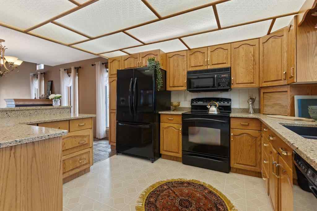 MLS® A2213186 - 4211 69 Street  in Duggan Park Camrose, Residential