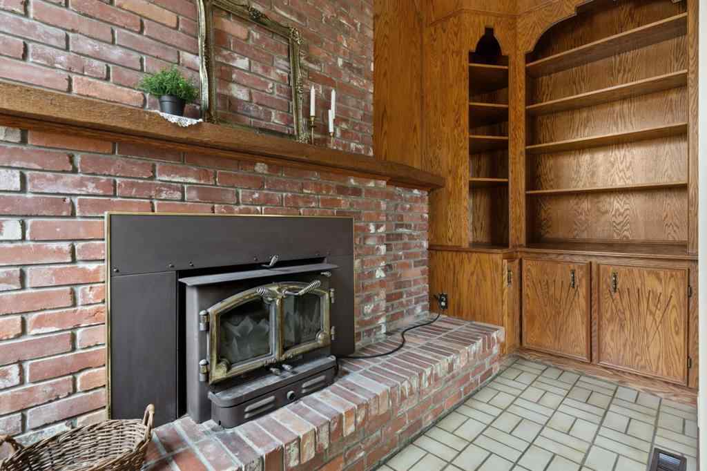 MLS® A2213186 - 4211 69 Street  in Duggan Park Camrose, Residential