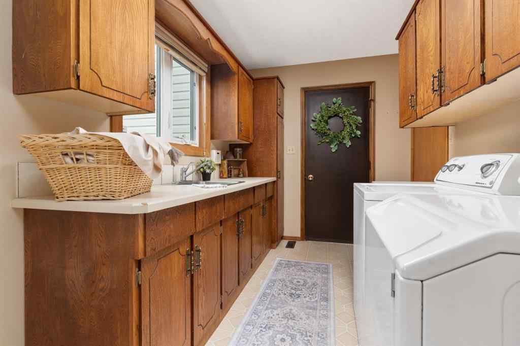 MLS® A2213186 - 4211 69 Street  in Duggan Park Camrose, Residential