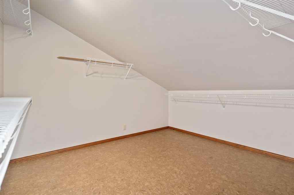 MLS® A2213186 - 4211 69 Street  in Duggan Park Camrose, Residential