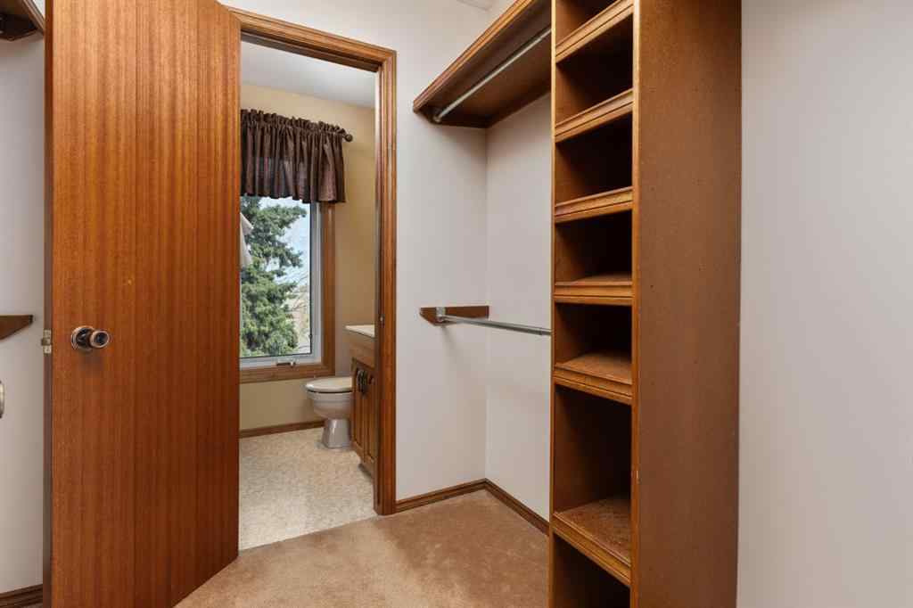 MLS® A2213186 - 4211 69 Street  in Duggan Park Camrose, Residential