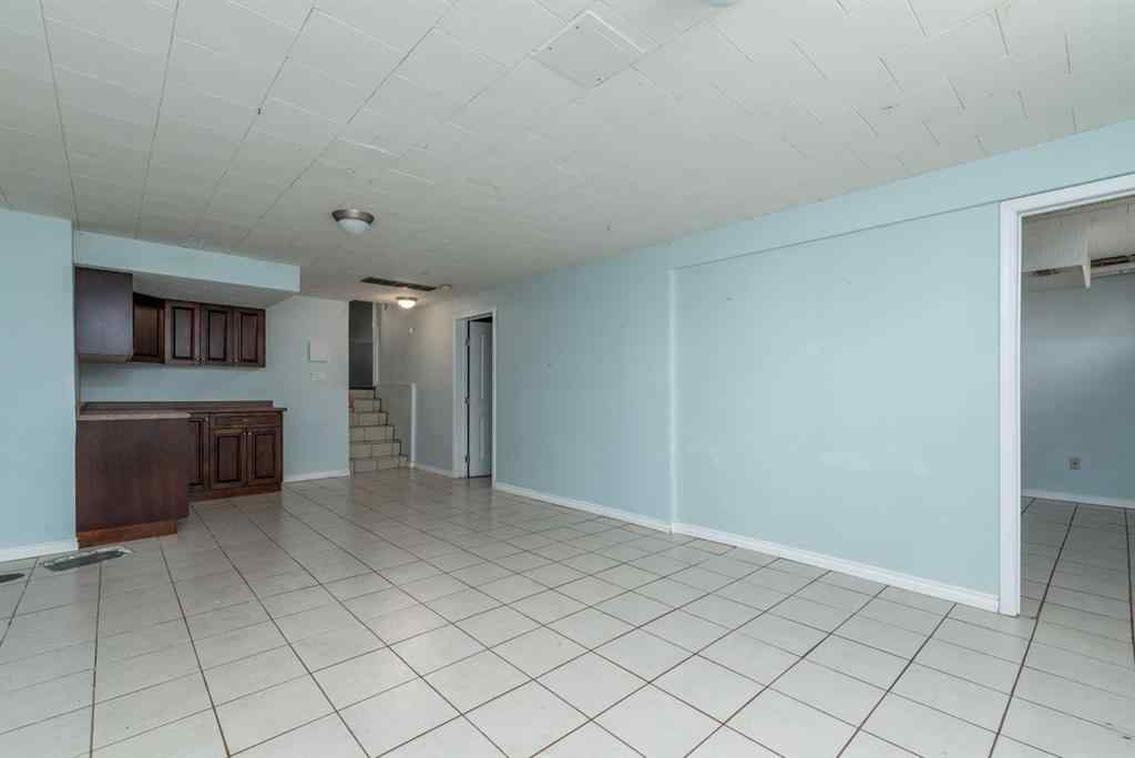 MLS® A2213211 - 5107 41 Street  in Southridge Lloydminster, Residential