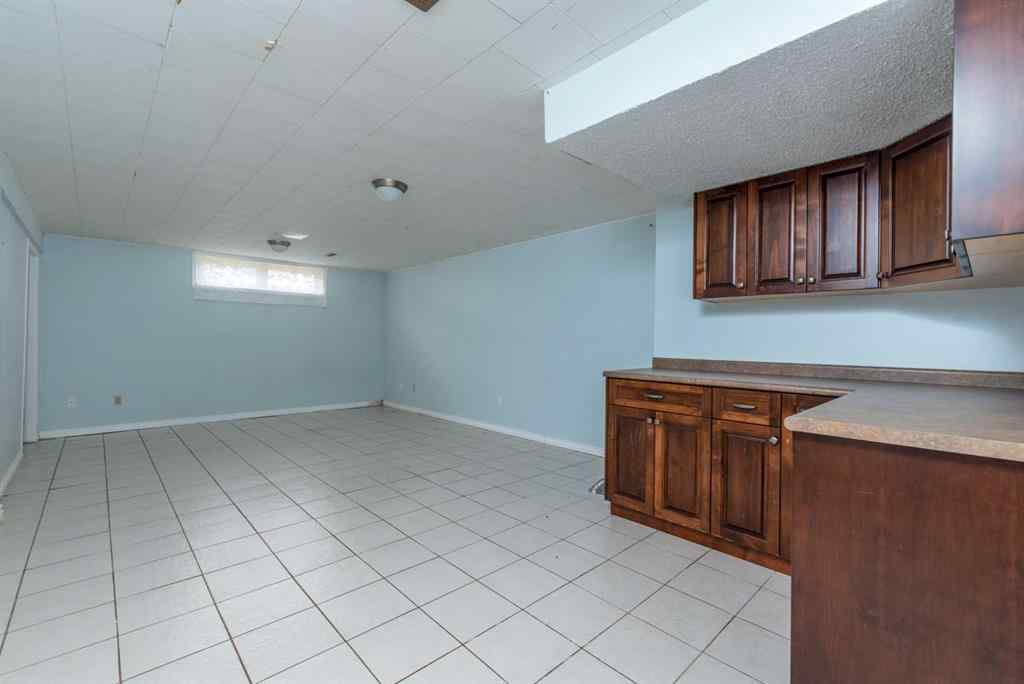 MLS® A2213211 - 5107 41 Street  in Southridge Lloydminster, Residential