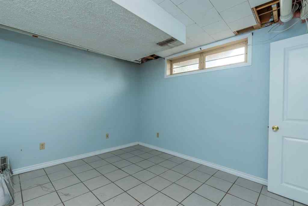 MLS® A2213211 - 5107 41 Street  in Southridge Lloydminster, Residential