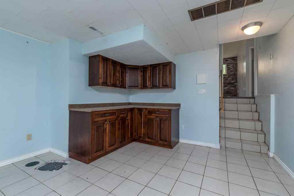 MLS® A2213211 - 5107 41 Street  in Southridge Lloydminster, Residential