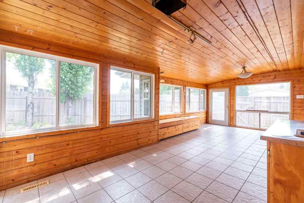 MLS® A2213211 - 5107 41 Street  in Southridge Lloydminster, Residential