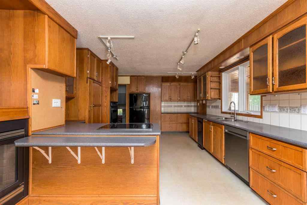 MLS® A2213211 - 5107 41 Street  in Southridge Lloydminster, Residential