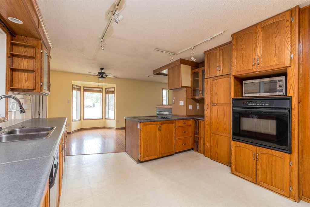 MLS® A2213211 - 5107 41 Street  in Southridge Lloydminster, Residential