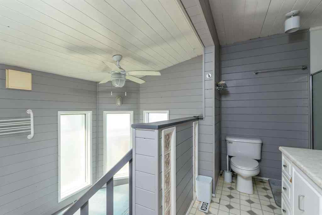 MLS® A2213211 - 5107 41 Street  in Southridge Lloydminster, Residential
