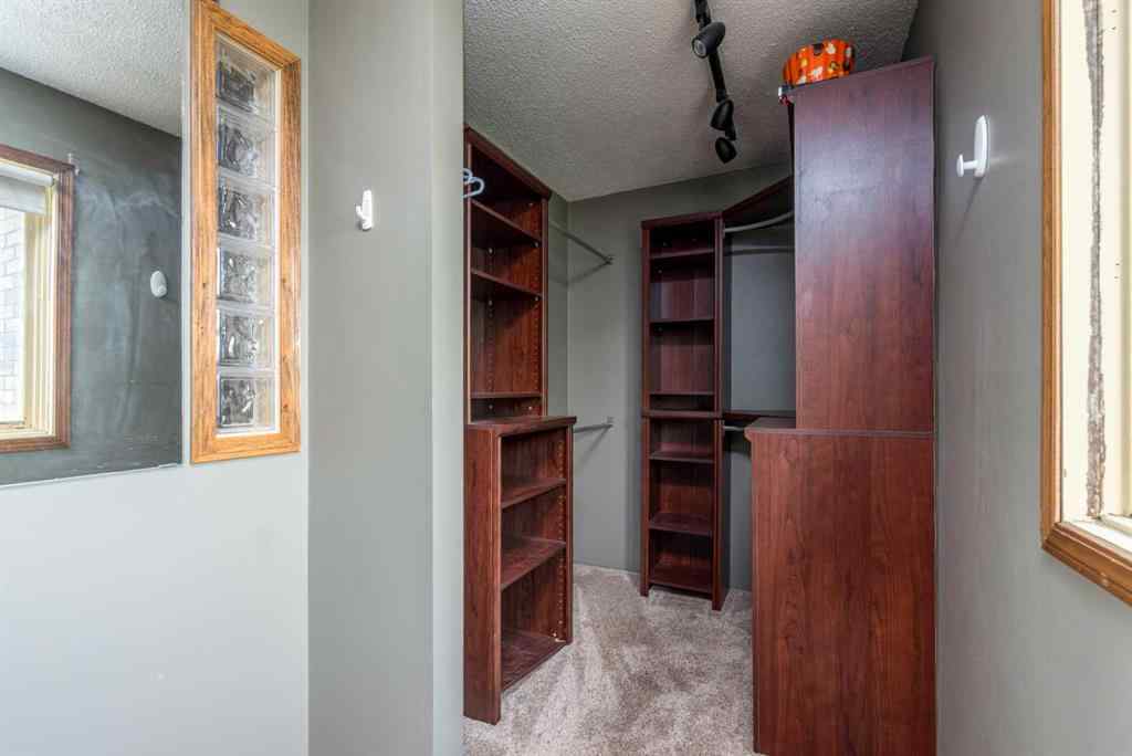 MLS® A2213211 - 5107 41 Street  in Southridge Lloydminster, Residential