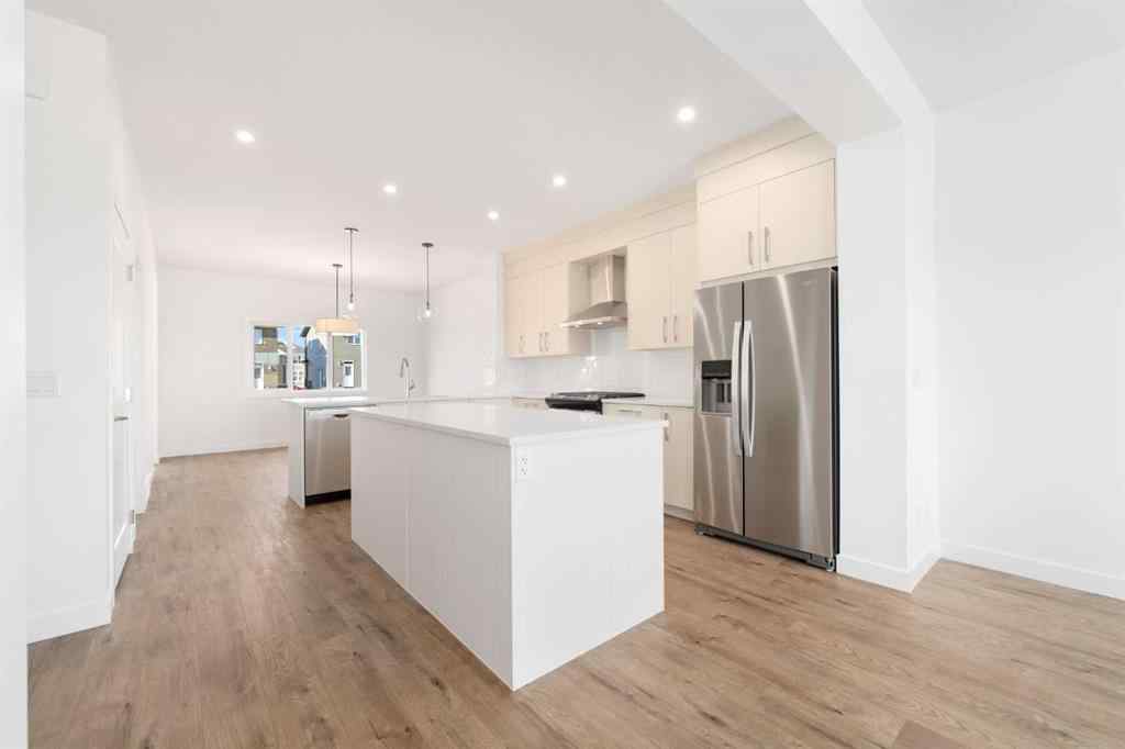 MLS® A2213236 - 405 Dawson Wharf Road  in Dawson\'s Landing Chestermere, Residential