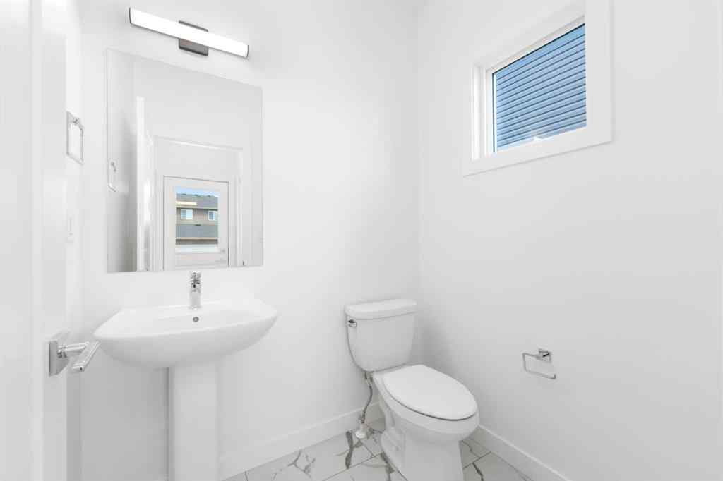 MLS® A2213236 - 405 Dawson Wharf Road  in Dawson\'s Landing Chestermere, Residential