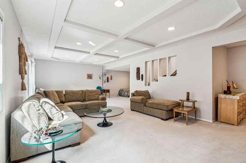 MLS® A2213269 - 76 Christie Gardens SW in Christie Park Calgary, Residential