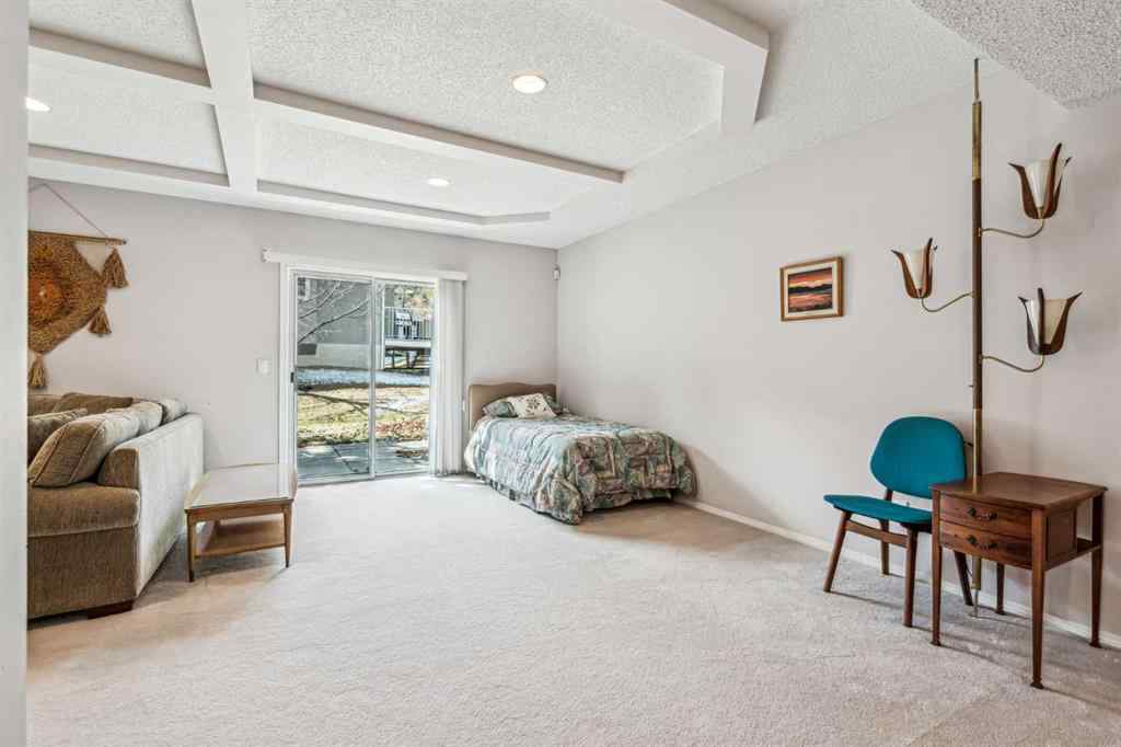 MLS® A2213269 - 76 Christie Gardens SW in Christie Park Calgary, Residential