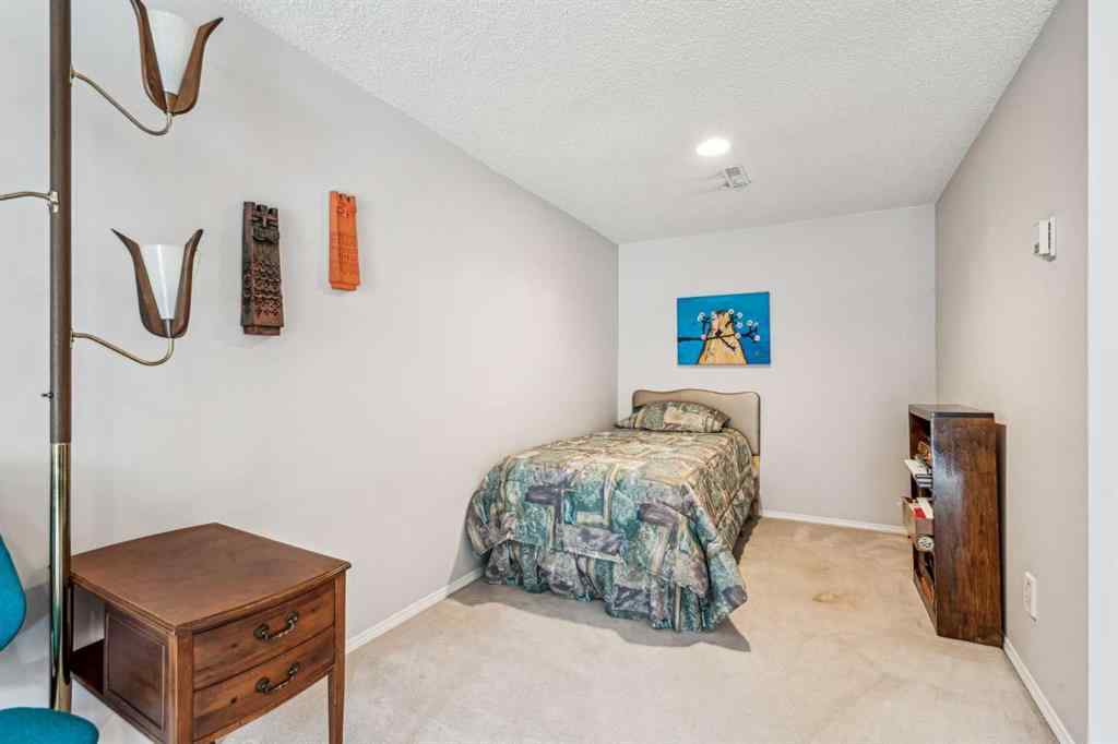 MLS® A2213269 - 76 Christie Gardens SW in Christie Park Calgary, Residential