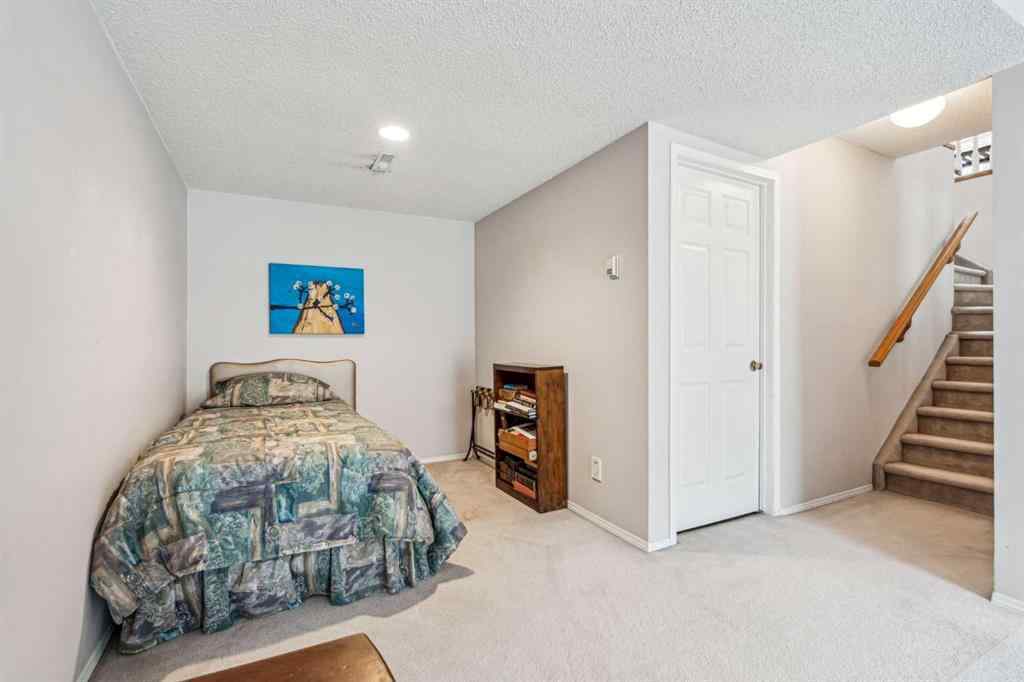 MLS® A2213269 - 76 Christie Gardens SW in Christie Park Calgary, Residential