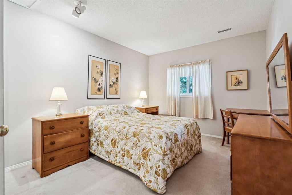 MLS® A2213269 - 76 Christie Gardens SW in Christie Park Calgary, Residential