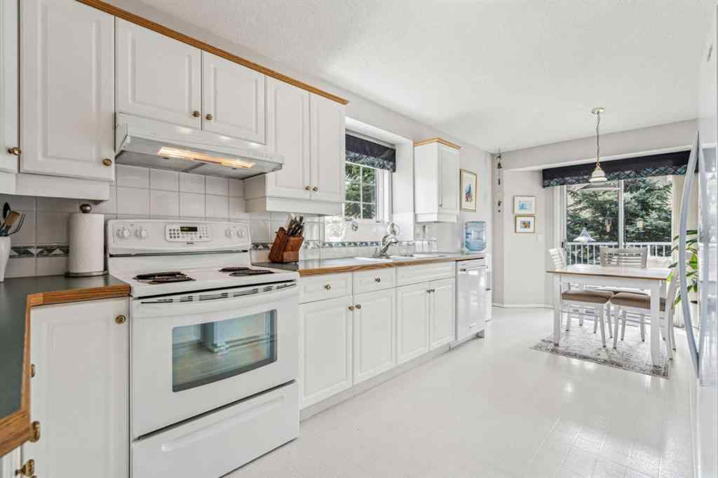 MLS® A2213269 - 76 Christie Gardens SW in Christie Park Calgary, Residential