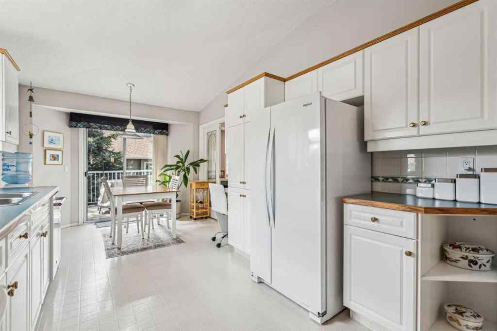MLS® A2213269 - 76 Christie Gardens SW in Christie Park Calgary, Residential