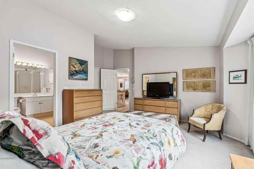MLS® A2213269 - 76 Christie Gardens SW in Christie Park Calgary, Residential