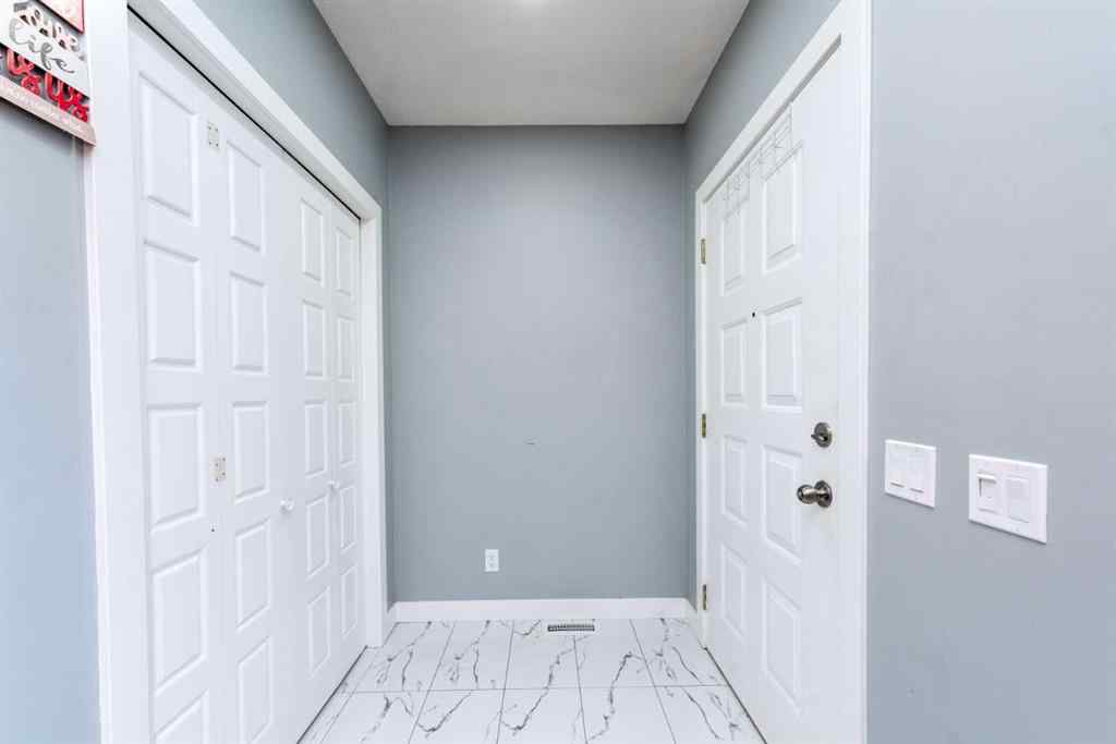 MLS® A2213387 - 163 Anaheim Circle NE in Monterey Park Calgary, Residential