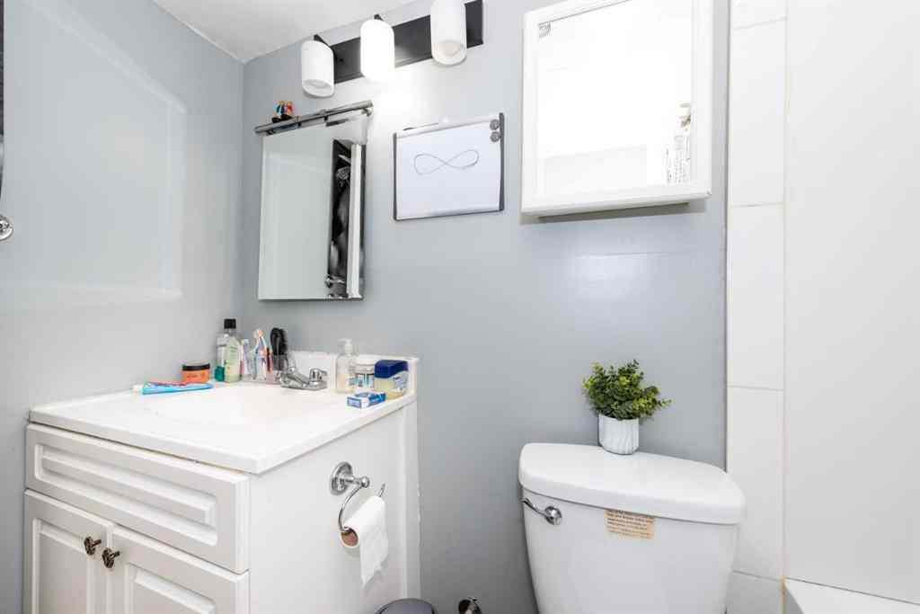 MLS® A2213387 - 163 Anaheim Circle NE in Monterey Park Calgary, Residential